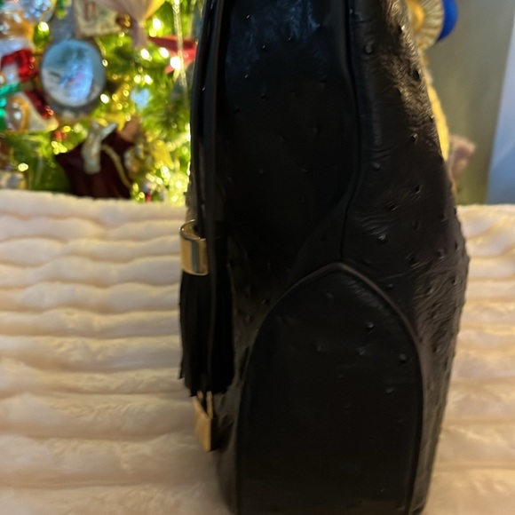 G.I.L.I. EUC Large leather hobo bag black with ostrich embossing - Picture 6 of 10